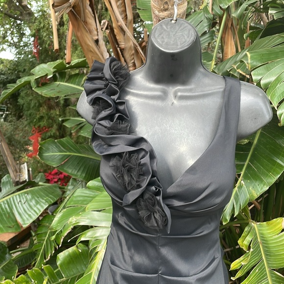 Xscape trumpet, or mermaid gown with ruffle - Picture 1 of 11